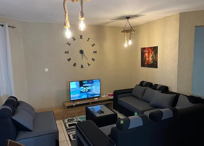 Beautiful Appartement With Large Pool Near The Beach
